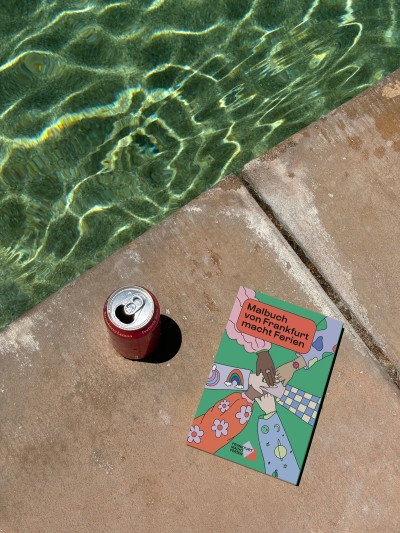 Das Frankfurter Ferienmalbuch am Pool